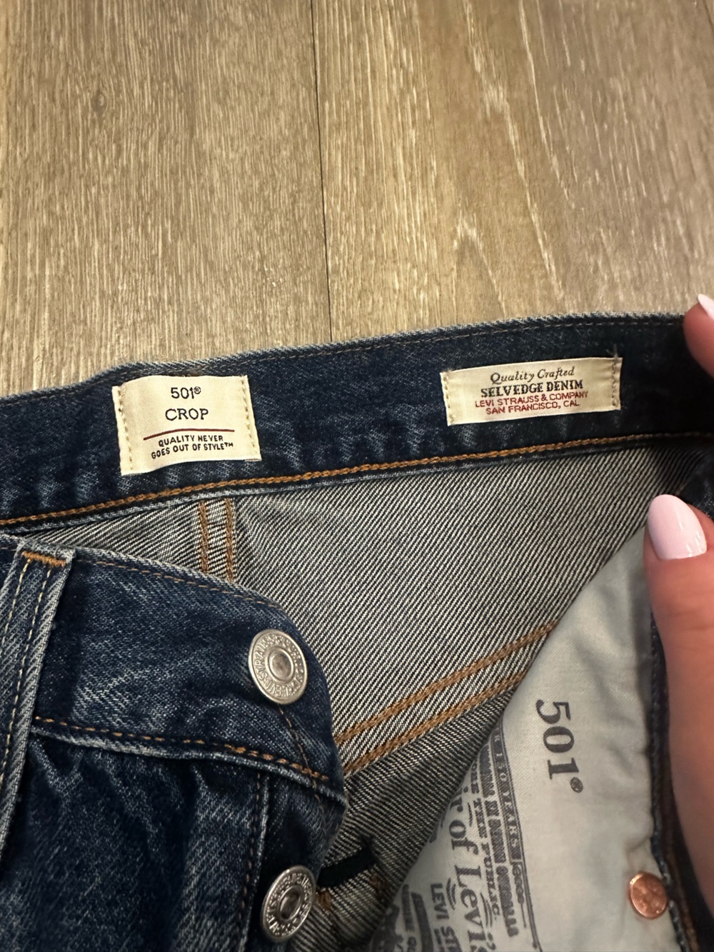 Levi’s 501 Crop Straight Leg Jeans - Picture 4 of 4